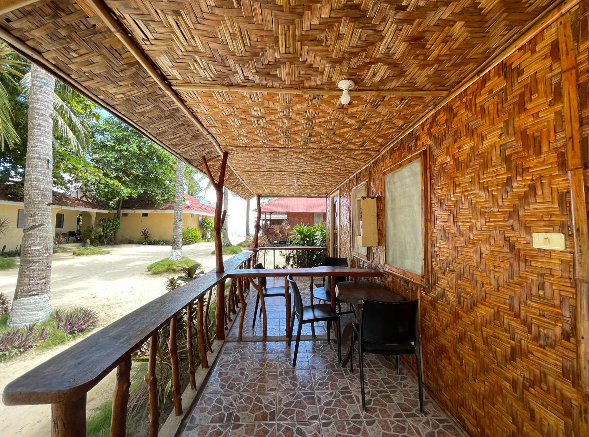 Beach Placid Resort Powered By Cocotel Ocoy Phòng bức ảnh